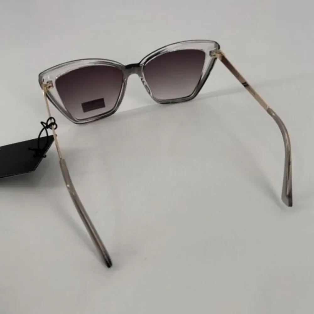 NWT Kendall+Kylie‎ Charlotte Womens Cat Eye Polarized Sunglasses Gray Crystal